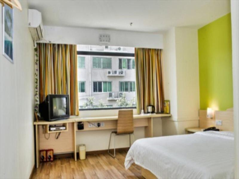 7Days Inn Shenzhen Long Hua Bagian luar foto